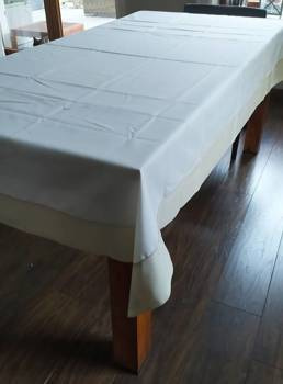 Obrus Elite Plamoodporny z Teflonem biały gładki 100% Poliester 140x220cm