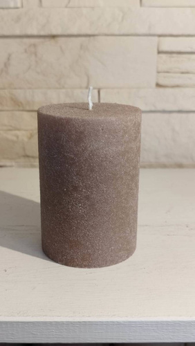 Świeca dekoracyjna walec Welur ciemny beż 10x7 cm czas palenia około 45h