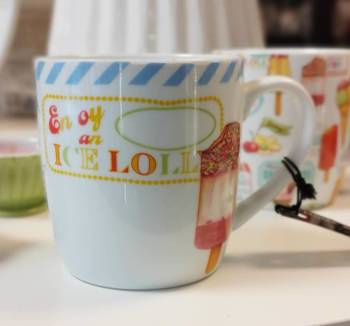 Kubek porcelanowy Retro Treats Enjoy an Ice Lolly Creative Tops biały 300ml