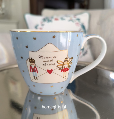 Kubek świąteczny porcelanowy Greengate Mug Xmas letter pale blue 9x10cm kolor błękitny 300ml