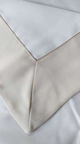 Obrus Elite Plamoodporny z Teflonem biały gładki 100% Poliester 140x220cm