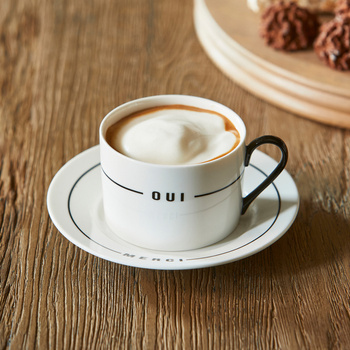 Riviera Maison Filiżanka porcelanowa Oui Merci Cup & Saucer biała 200ml
