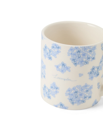 Lexington Kubek ceramiczny z motywem hortensji kolor śmietanowa biel/błękitny 400ml