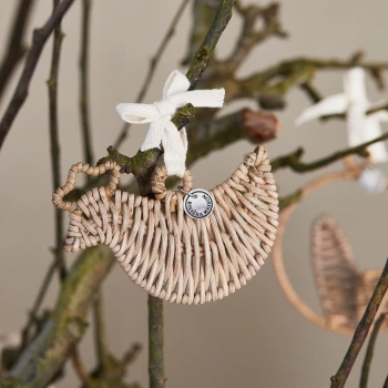 Riviera Maison Zawieszka wielkanocna kura RR Easter Chicken Ornament 8x10cm rattan