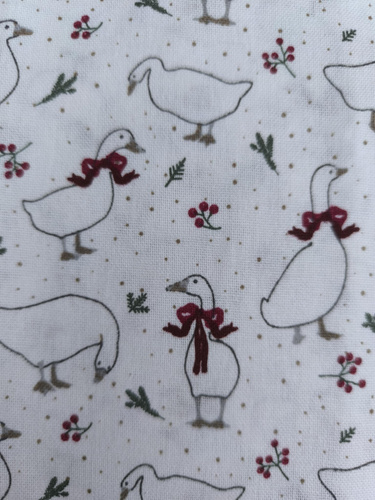 Ręcznik kuchenny świąteczny Gęsi Krasilnikoff Danish Design kolor biały/bordowy/zielony 50x70cm 100% bawełna