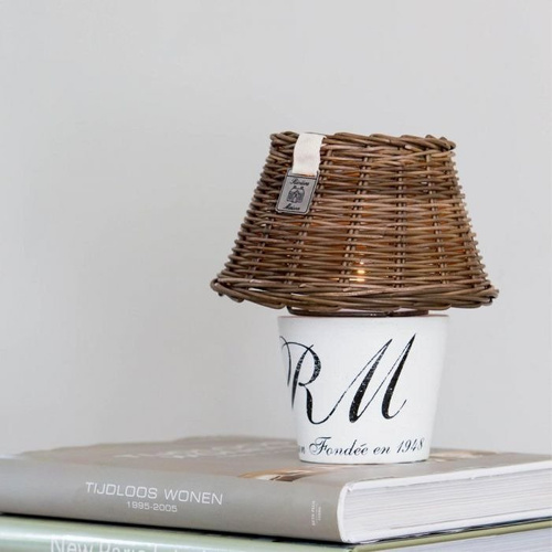  Riviera Maison RR Maison Fondee en 1948 świecznik rattan ceramika biały 20x22cm